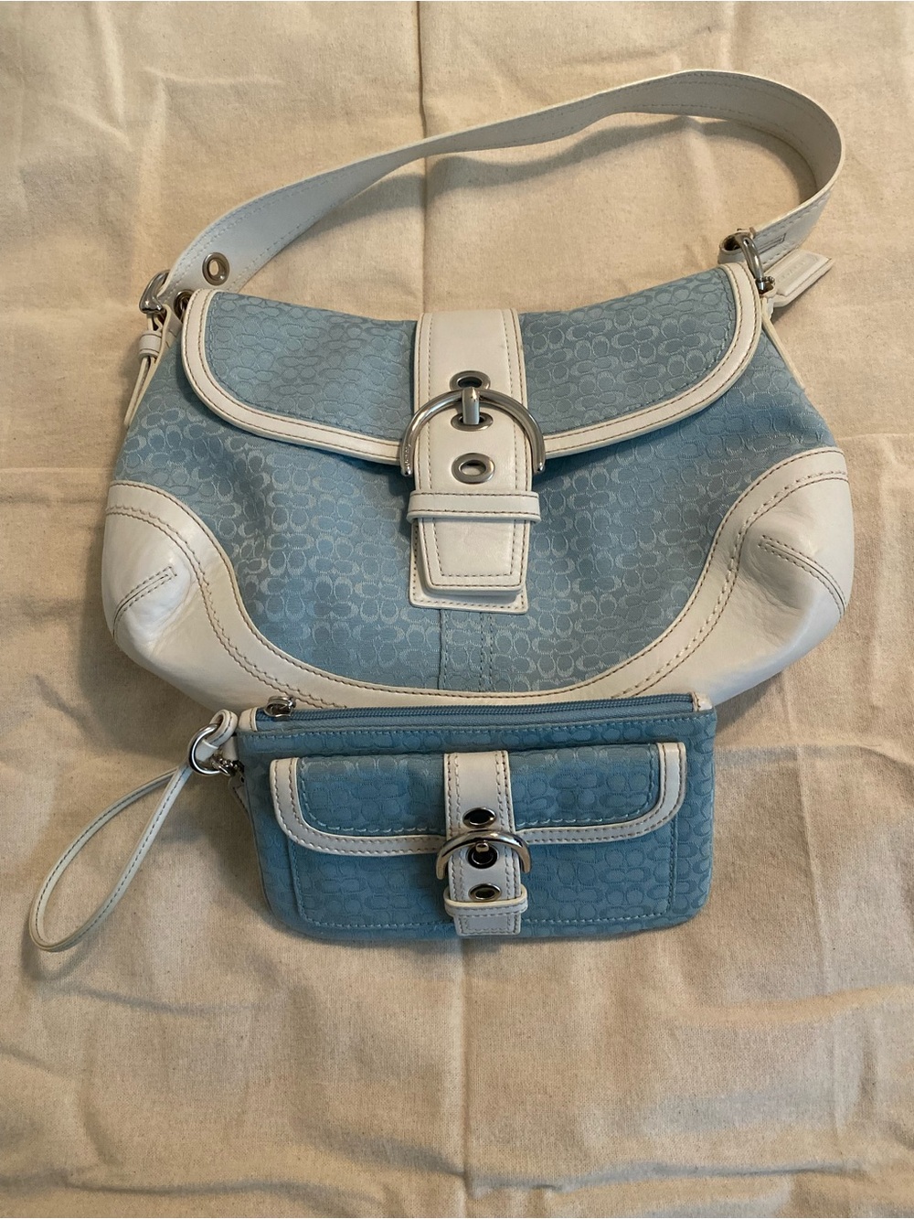 Authentic Coach Soho Signature C Shoulder Bag & Matching Wristlet Set F10926
